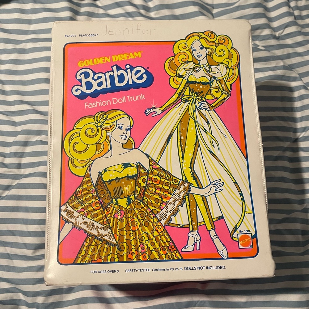 Vintage Barbie wardrobe case